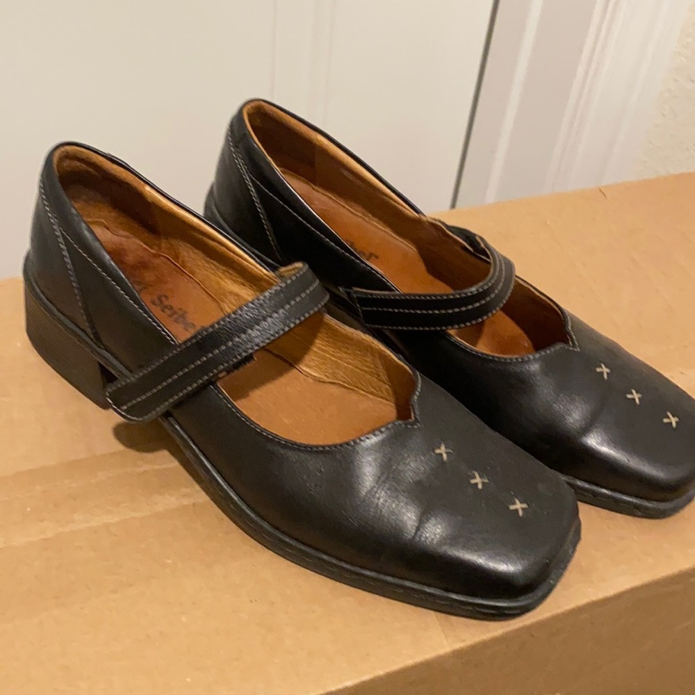 Josef Seibel Black Leather Mary Jane 41 (11 US)